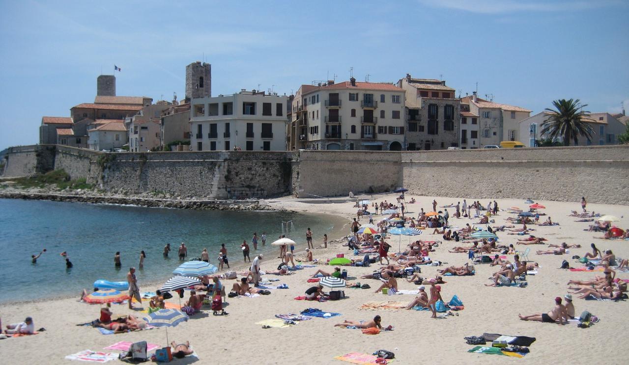 Gite Les Pins Climatise Piscine Chauffee Jardin Peymeinade المظهر الخارجي الصورة